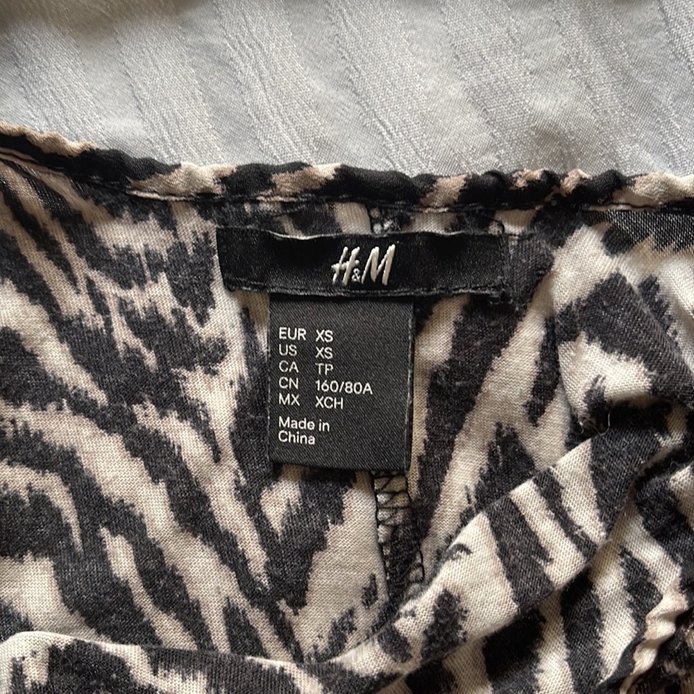H&M Tank Top, size XS - Picture 3 of 4